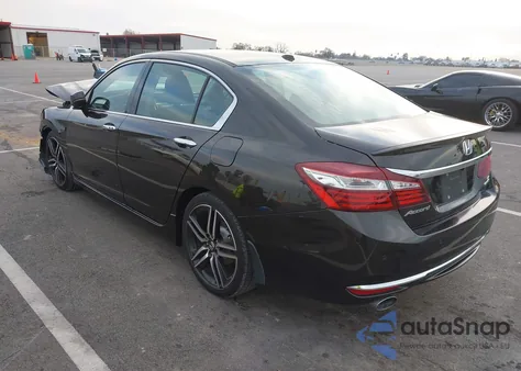 2017 Honda Accord Touring V6 z USA, uszkodzony, nr VIN 1HGCR3F99HA002539